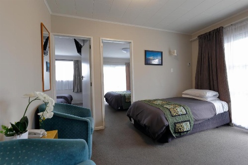 Aden Motel image 13